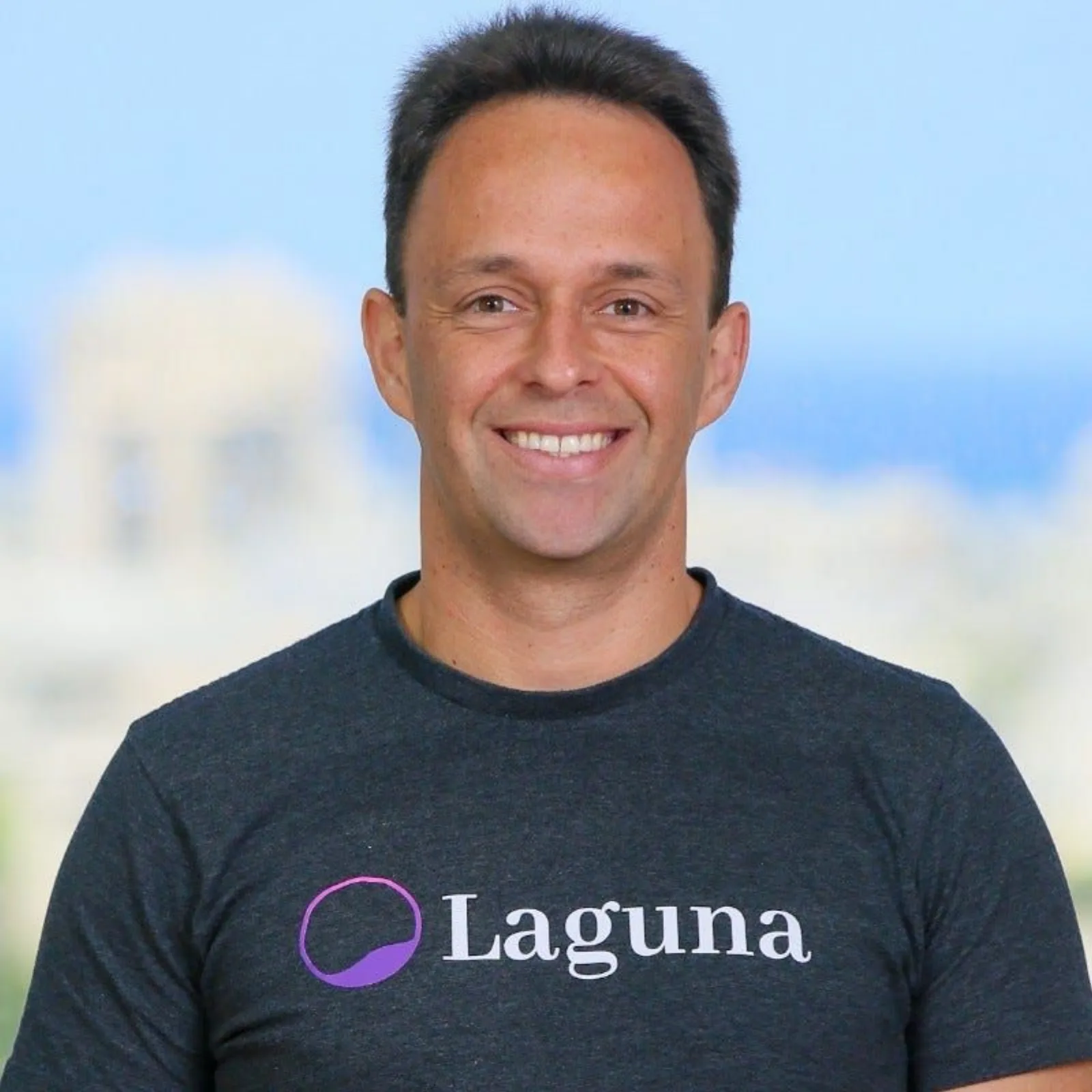 Laguna Health pitch deck slide